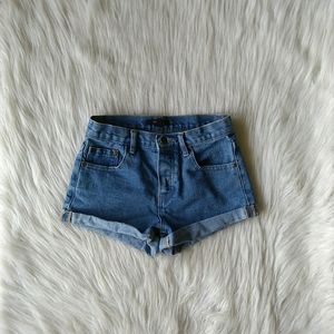Highwaisted jean shorts 🏵️🌿